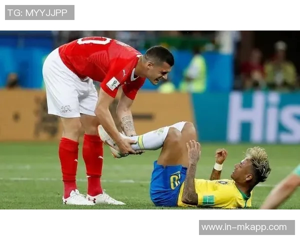 克鲁塞罗门将卡西奥遭队友膝盖撞击意外休克紧急被换下 克鲁塞罗门将卡西奥遭队友膝盖撞击意外休克紧急被换下